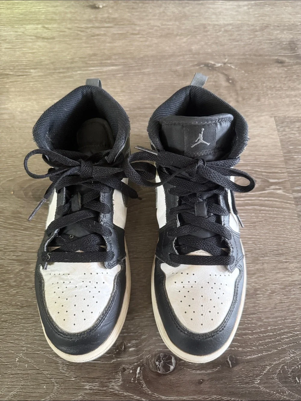 NIKE AIR JORDAN HIGH TOPS SHOES‎ SIZE 3Y
